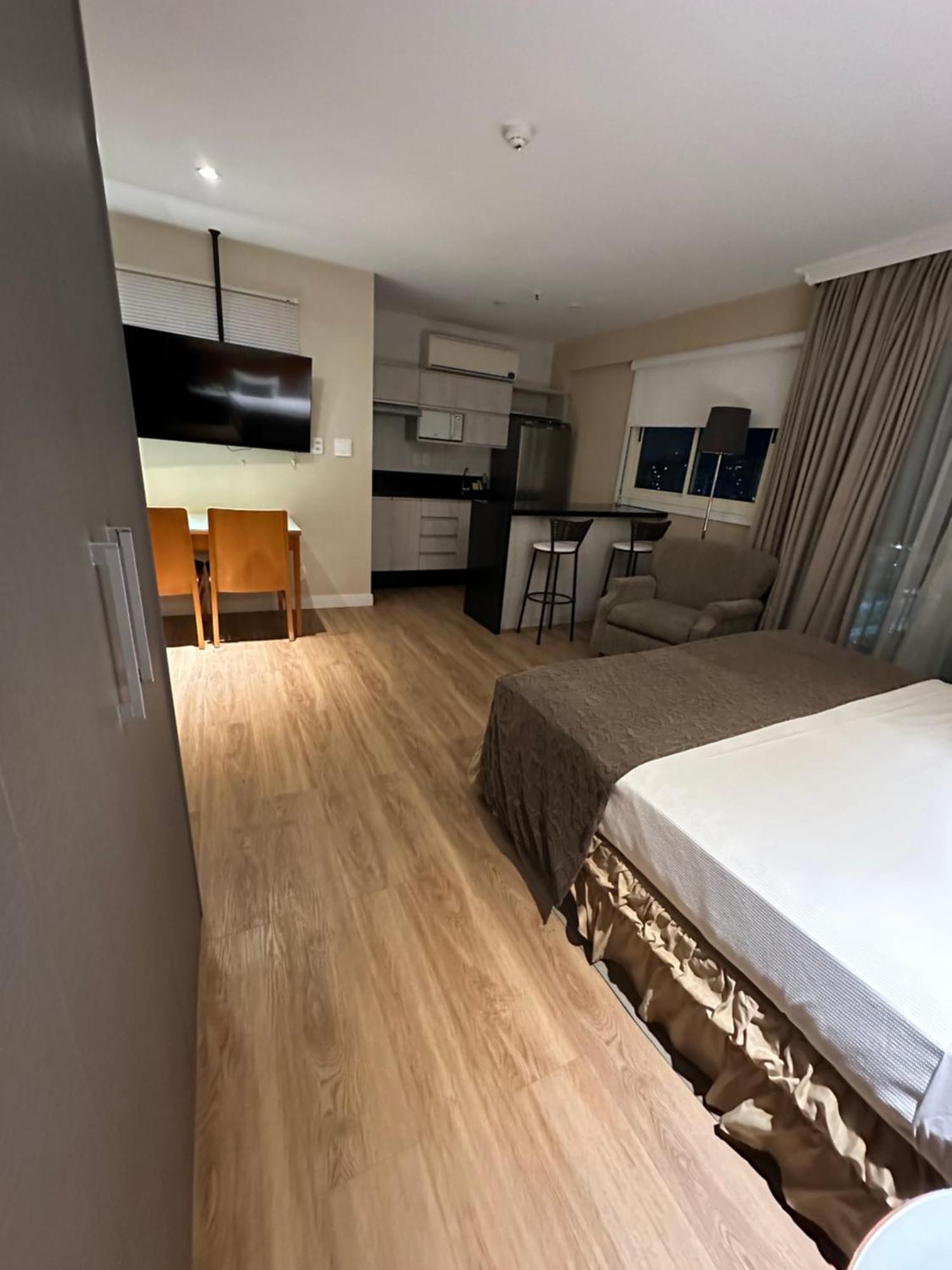 Barra Da Tijuca - 9 - Flat Premium Com Cozinha, Fogao Cooktop, Geladeira Grande, Smart Tv Grande, Lindo E Muitissimo Confortavel, Balsa Para A Praia Gratis E Estacionamento Gratuito ريو دي جانيرو المظهر الخارجي الصورة